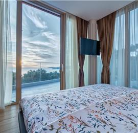 6 bedroom villa with pool and roof terrace, Sveti Staffan, sleeps 12